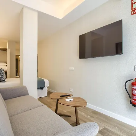 Dobo Madrid Rio Apartment Room photo